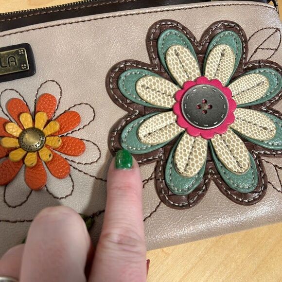 Chala Vegan Leather Small Daisy Flower Button Crossbody Purse Bag Boho - Picture 5 of 10